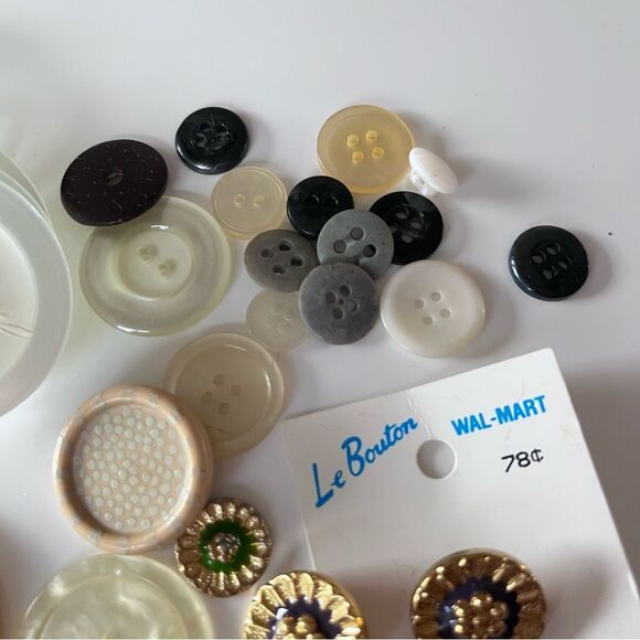 Vintage Buttons Lot - Picture 4 of 5